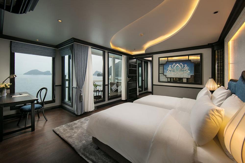 Lapinta Luxury Cruises Hotel Ha Long Bagian luar foto