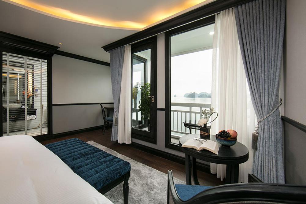 Lapinta Luxury Cruises Hotel Ha Long Bagian luar foto